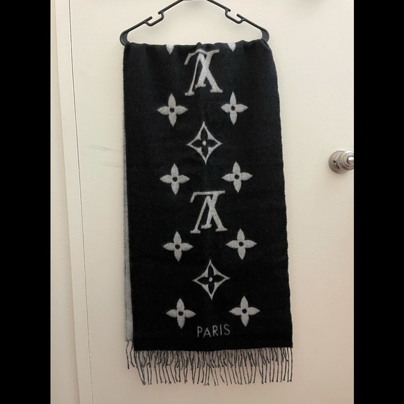 Louis Vuitton Black & Grey Cashmere Reykjavik Monogram Scarf